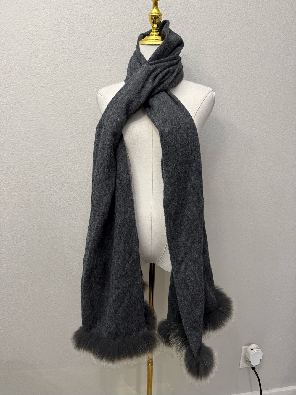 La Fiorentina Gray Womens Fur Trim Scarf 100% Wool